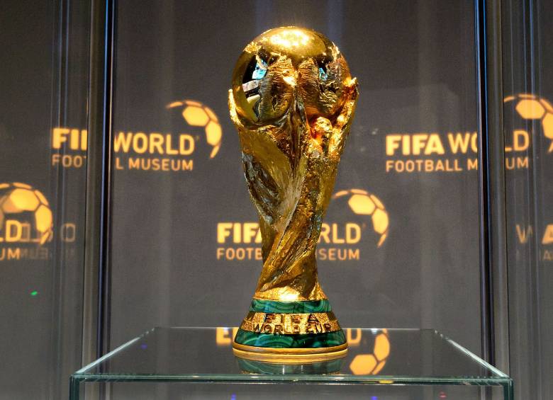 Los aficionados colombianos tendrán la posibilidad de ver y tomarse una foto con el trofeo más ansiado del fútbol mundial. FOTO CORTESÍA FIFA