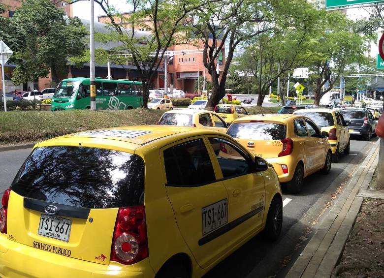 La principal preocupación del Gobierno en este caso es la cantidad de taxis ‘zapatico’. FOTO ALEX MARTÍNEZ