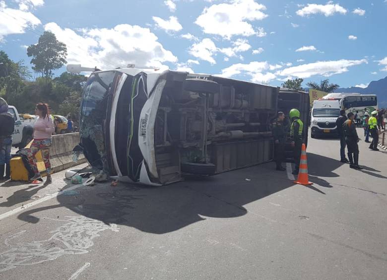 Accidente en la vía Bogotá- La Vega dejó más de 40 heridos
