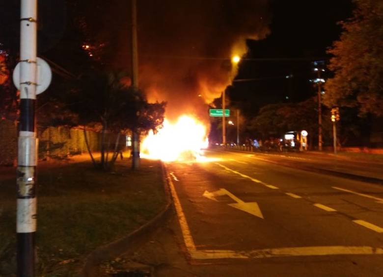 El incidente ocurrió en límites de las comunas 11, 12 y 7. FOTO CORTESÍA GUARDIANES ANTIOQUIA 