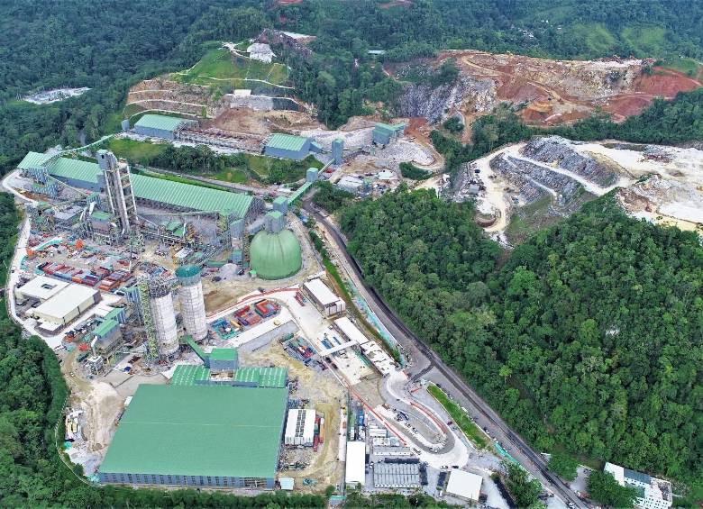Panorámica de la planta de Ecocementos en Río Claro, jurisdicción de Sonsón, en el Suroriente de Antioquia, cuya producción se venderá en el mercado nacional. FOTO Cortesía Ecocementos