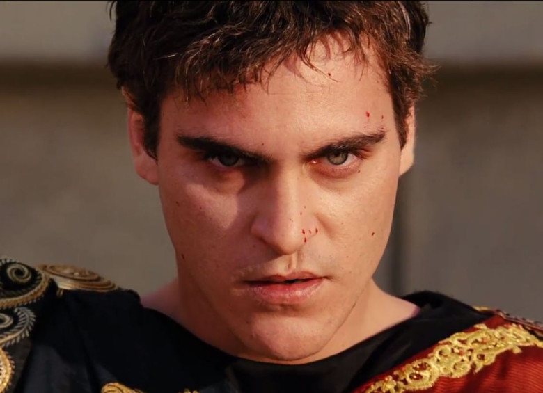 Joaquin Phoenix como “Cómodo” en Gladiador. FOTO INTERNET