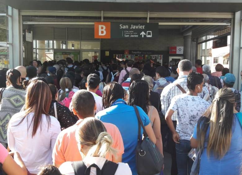 Metro de Medellín pide escalonar horarios de la ciudad para disminuir horas colmadas de usuarios. FOTO Archivo