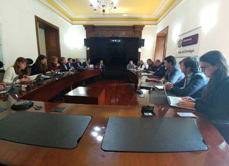 Participaron Álvaro Uribe, Óscar I. Zuluaga, Iván Duque, Marta L. Ramírez, Alejandro Ordóñez, Camilo Gómez, Humberto de la Calle, Sergio Jaramillo y los ministros Villegas y Pardo. FOTO Cortesía 