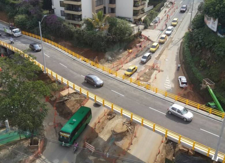 Las obras complementarias del puente serán entregadas en máximo un mes y medio. FOTO DONALDO ZULUGA