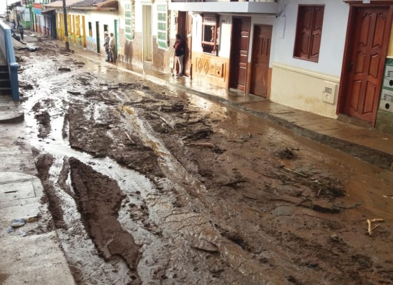 800 personas ya retornaron a sus casas en Jericó tras fuerte inundación