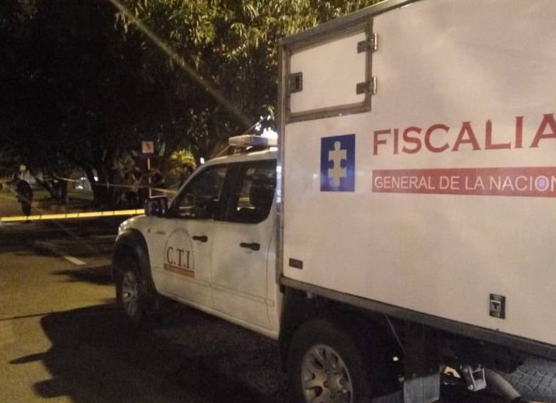 Las diligencias judiciales en la escena del crimen en la comuna 11. FOTO CORTESÍA
