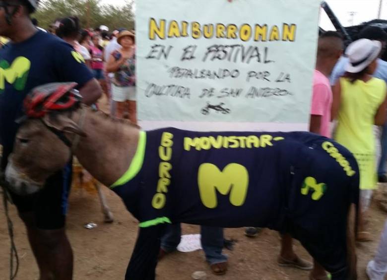 El Burronairo llegó pedaleando al Festival Nacional del Burro. FOTO Nidia Serrano @NidiaSerrano