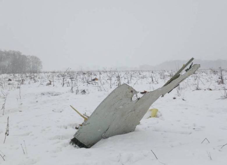 Un avión ruso con 71 personas a bordo se estrella cerca de Moscú