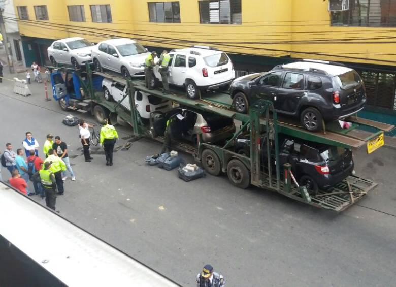 En el operativo fue detenido un hombre que conducía el camión. FOTO Cortesía Policía