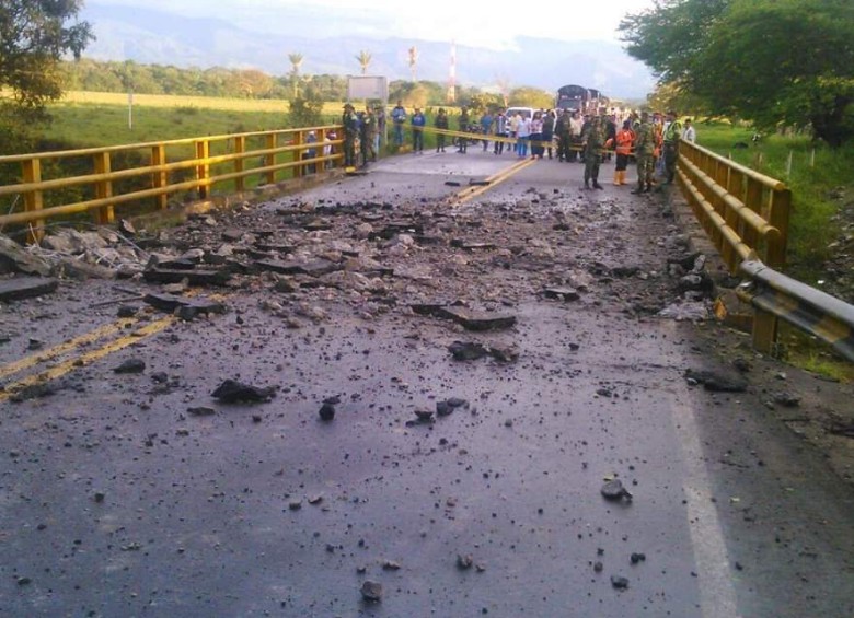Este puente fue afectado por el Eln en Arauca. FOTO: Cortesía 
