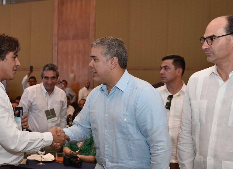 El presidente Iván Duque, en el centro, clausuró el congreso anual de la ACM, en Cartagena. Foto: Cortesía Presidencia.