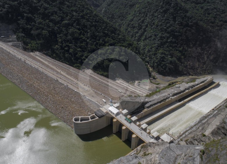 El pasado 19 de julio, tras 65 meses de construcción, culminó la presa de Hidroituango de 225 metros de altura. FOTO: JOSÉ LUIS ARANGO