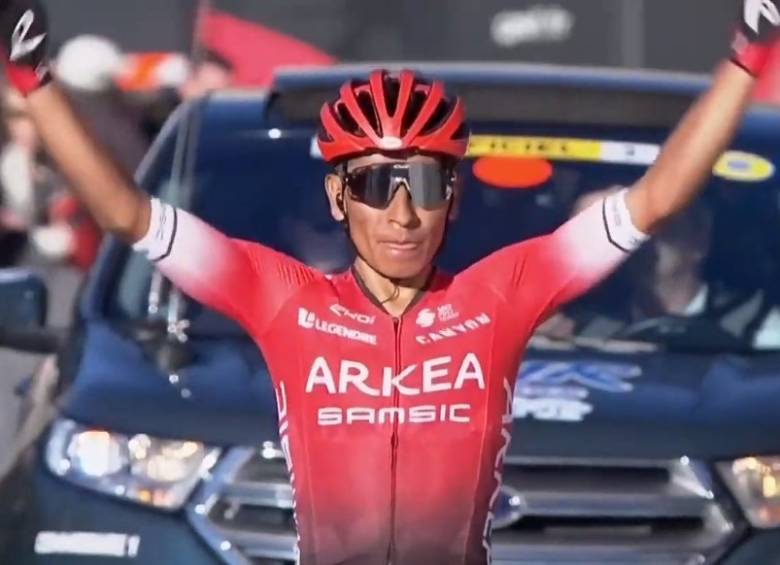 Nairo Quintana y una nueva celebración en su carrera. FOTO @ammattipyoraily