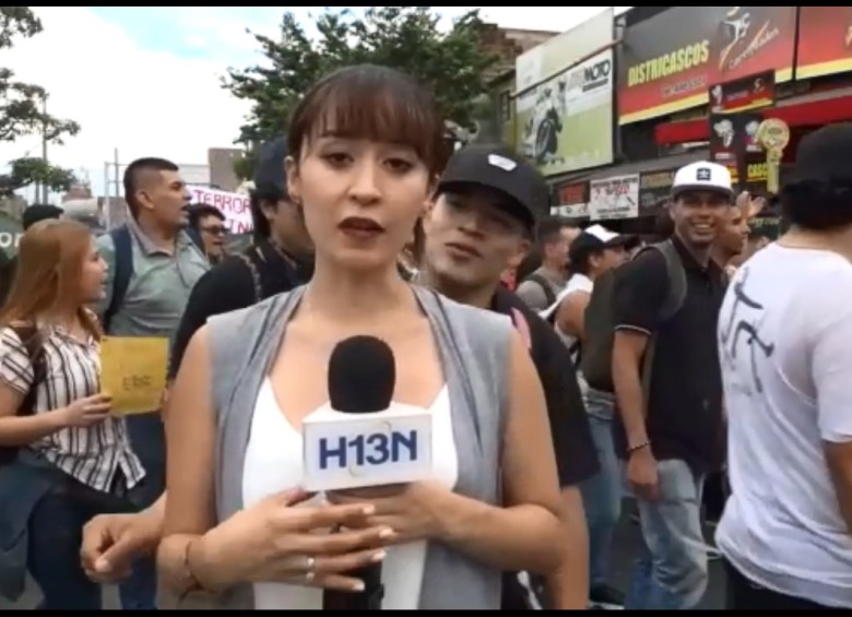 La comunicadora se encontraba haciendo cubrimiento periodístico de las manifestaciones. FOTO PANTALLAZO DE VIDEO