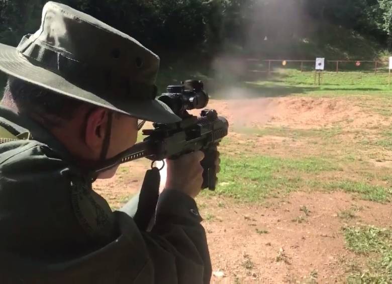 El ministro de Defensa utilizó su cuenta de Twitter para difundir el video en el que asegura: “vamos a la victoria, venceremos”. FOTO TWITTER