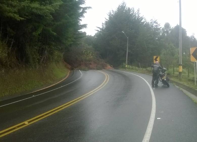 La variante hacia el aeropuerto está cerrada. FOTO Cortesía