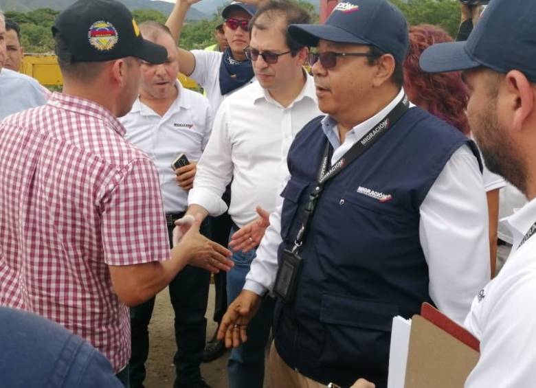 Migración Colombia y la Cancillería reciben los 59 connnacionales liberados en Venezuela. FOTO: Colprensa