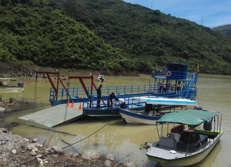 El ferri de Hidroituango ya navega por el río Cauca