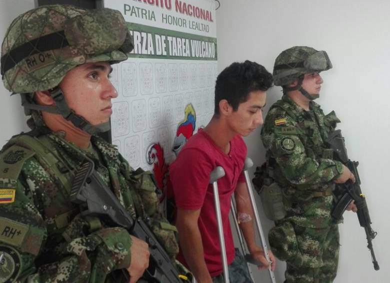 Alias “Jordán” o “Huevito” fue capturado por unidades de la Fuerza de Tarea Vulcano. FOTO: EJÉRCITO