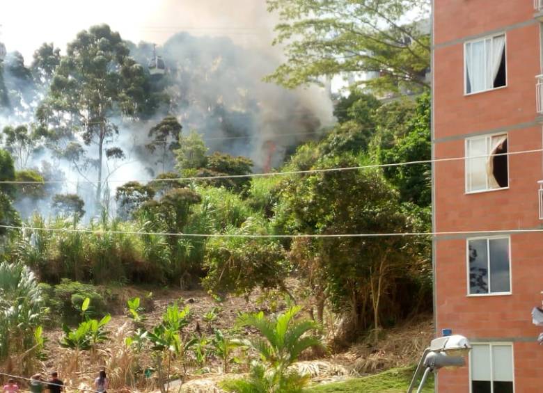 Cerca de la zona de incendio hay varias unidades residenciales. FOTO CORTESÍA