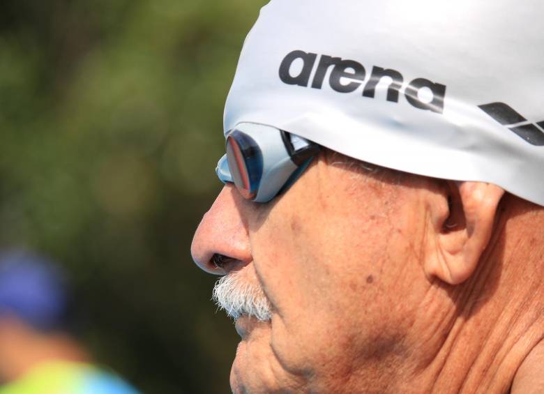 Nicolás es pausado y reflexivo al hablar, pero cuando está en la piscina se mueve como pez en el agua y aspira tener una buena figuración en el Suramericano. FOTO cortesía Carolina ayala