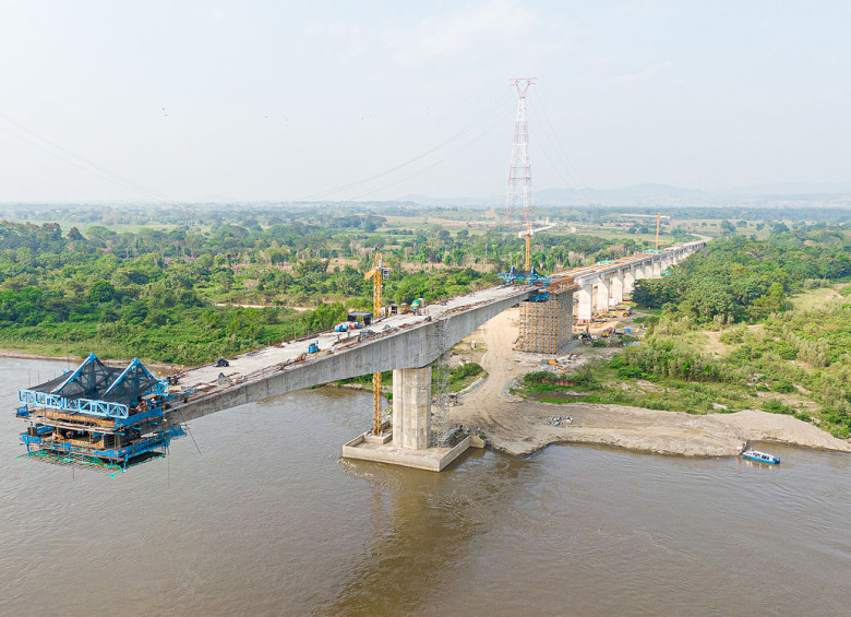 Puente sobre el río Magdalena que construye Autopista Río Magdalena. El avance de obra es del 12 % FOTO Cortesía