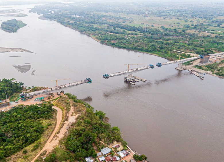 Construcción del puente sobre el río Magdalena. Foto: Cortesía Concesión