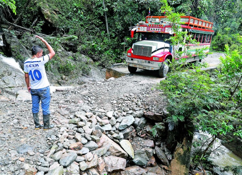 El municipio de Anorí es una de las localidades de Antioquia cuya vía de acceso no ha sido intervenida. El Plan de Desarrollo contempla pavimentar 65 km de vías urbanas. FOTO Manuel Saldarriaga