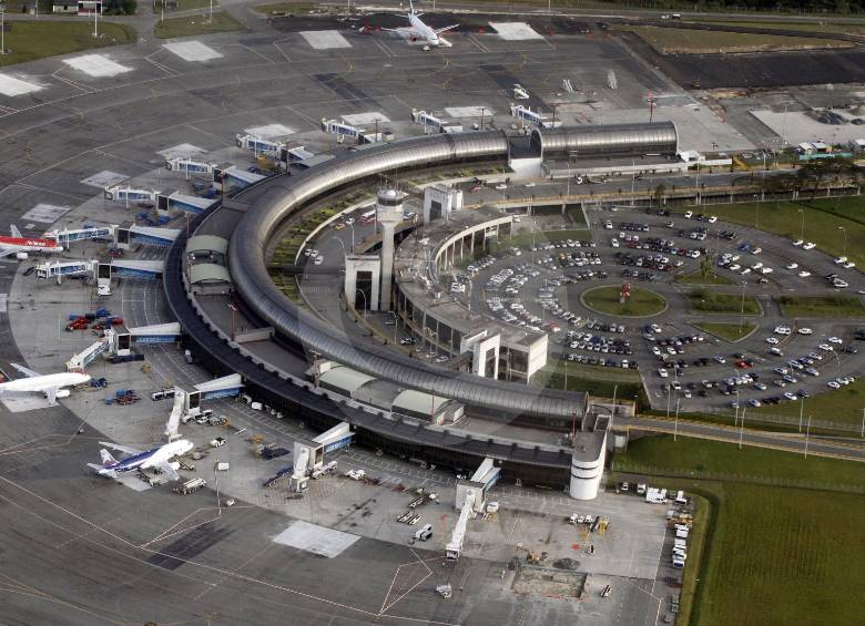 La terminal aérea volverá a cerrarse momentáneamente para reparar el daño. FOTO ARCHIVO DONALDO ZULUAGA