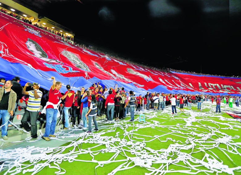 Banderín Del Nuevo Estadio Del Club Atlético Independiente