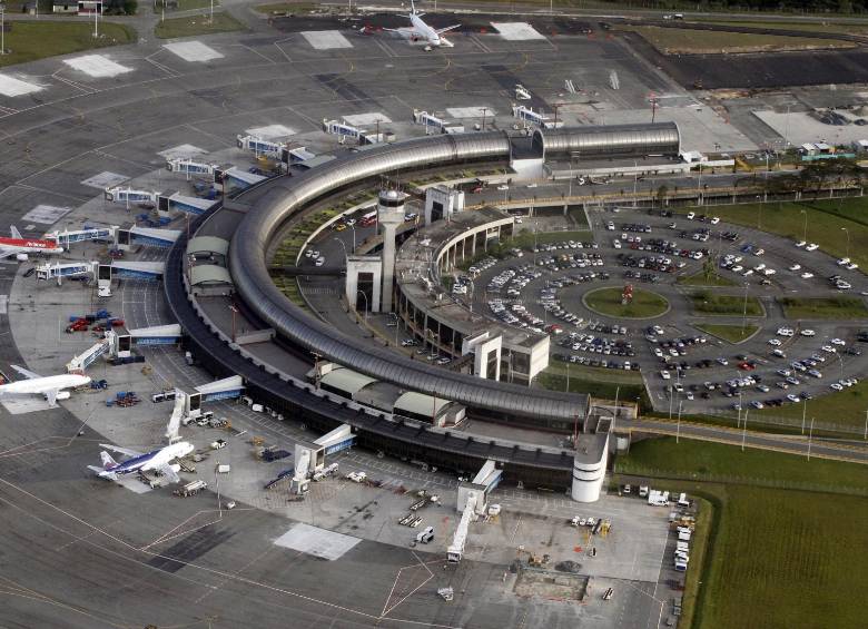 Los costos de servicios no regulados suben si hay más servicios y los consume el pasajero o la aerolínea. FOTO DONALDO ZULUAGA