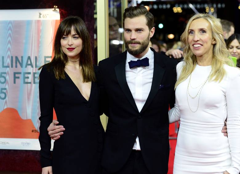 Dakota Johsnon, Jamie Dornan y Sam Taylor Johnson. FOTO AFP 