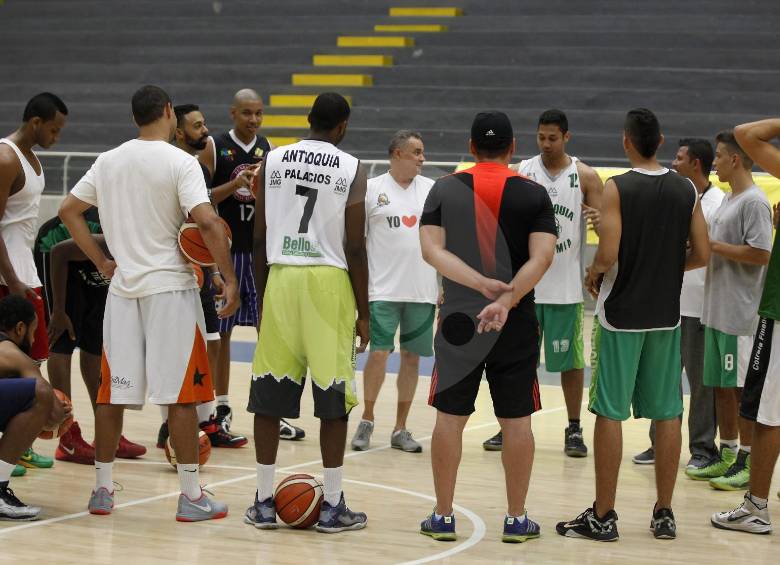 Academia, durante un entrenamiento. FOTO manuel saldarriaga