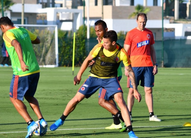 Imágenes de la práctica de Colombia ayer en Alicante. FOTO cortesía fcf