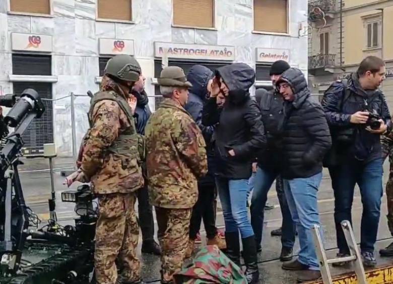 Evacuaciones en el centro de Turín por bomba de la Segunda Guerra Mundial. FOTO: Tomada de @AroundTurin