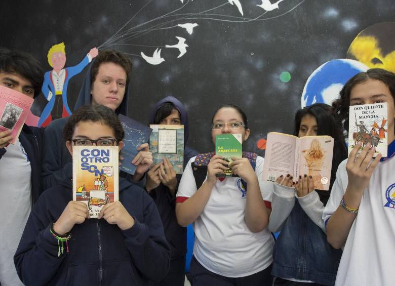 Julián, José Miguel, Émerson, Juana Valentina, Sara Michel, Dixon y Sara, del colegio Simón Bolívar. María Camila, de La Inmaculada. FOTOs edwin bustamante.