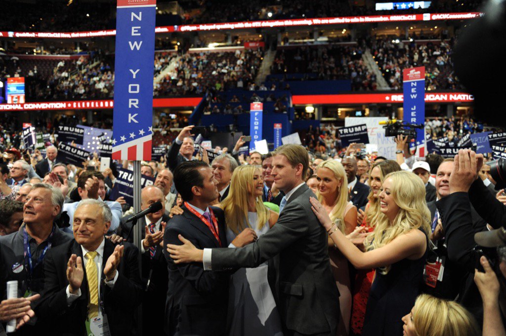 Los hijos de Donald Trump celebraron la victora. FOTO @EricTrump