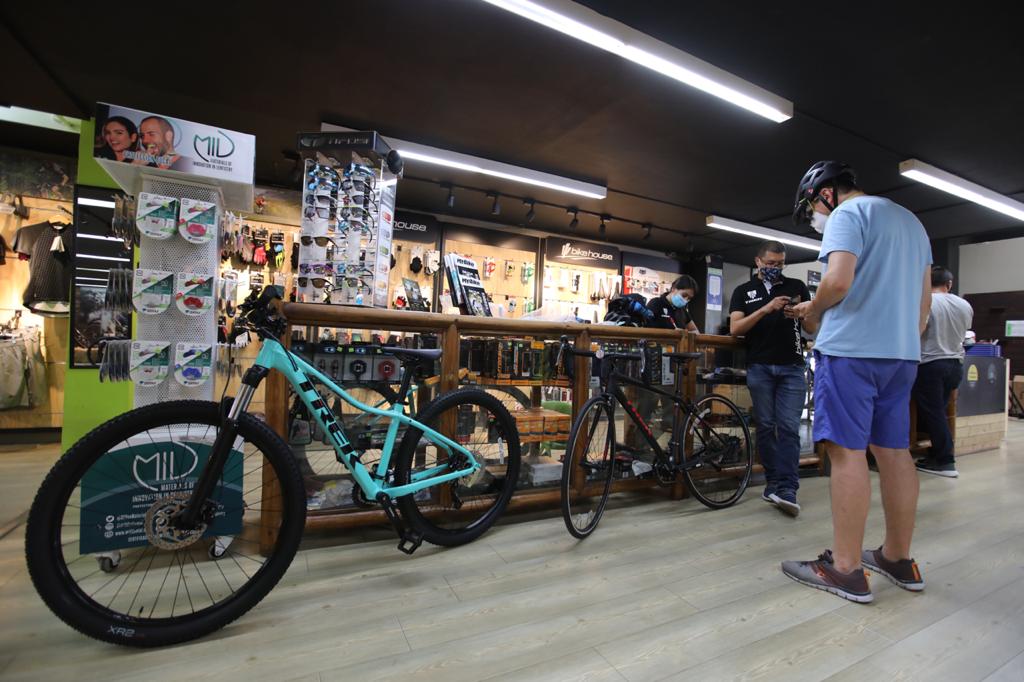 Compras en Bike House. EDWIN BUSTAMANTE