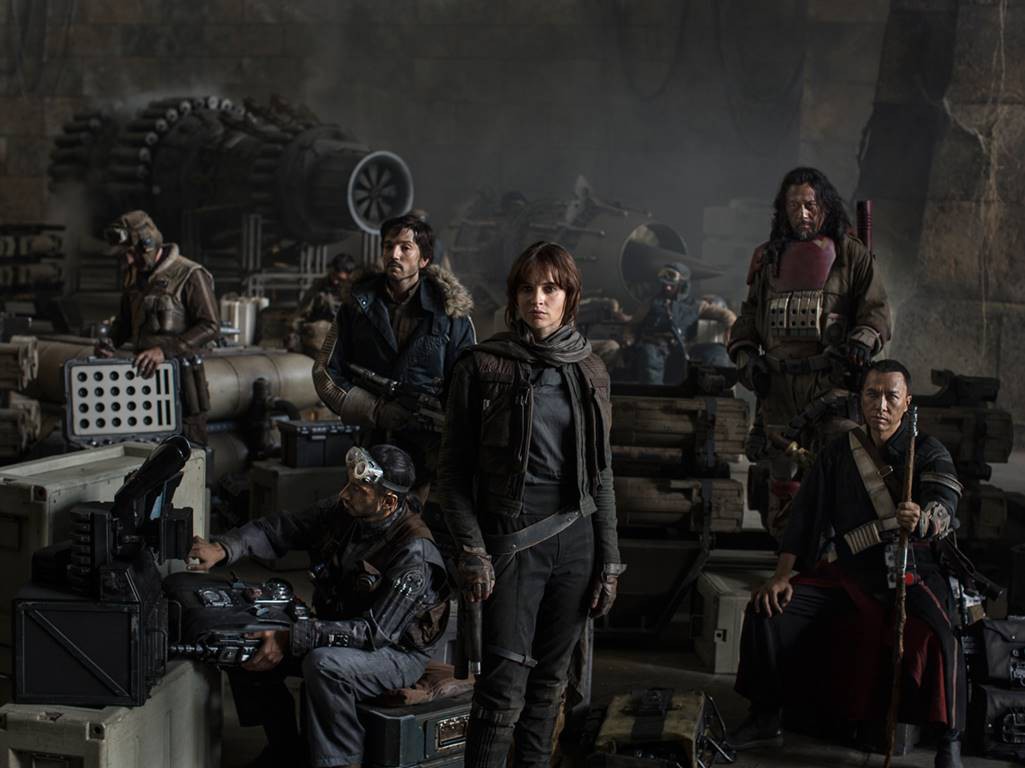 Rogue One: A Star Wars Story: Este spin-off de la saga dirigida por Gareth Edwards, cuenta en su reparto con Felicity Jones, Ben Mendelsohn, Forest Whitaker, Diego Luna y Mads Mikkelsen entre otros reconocidos actores, será estrenada en diciembre. 