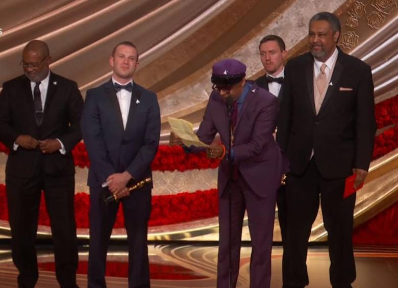 Spike Lee en su discurso al recibir el premio como Mejor guion adaptado. FOTO Cortesía TNT