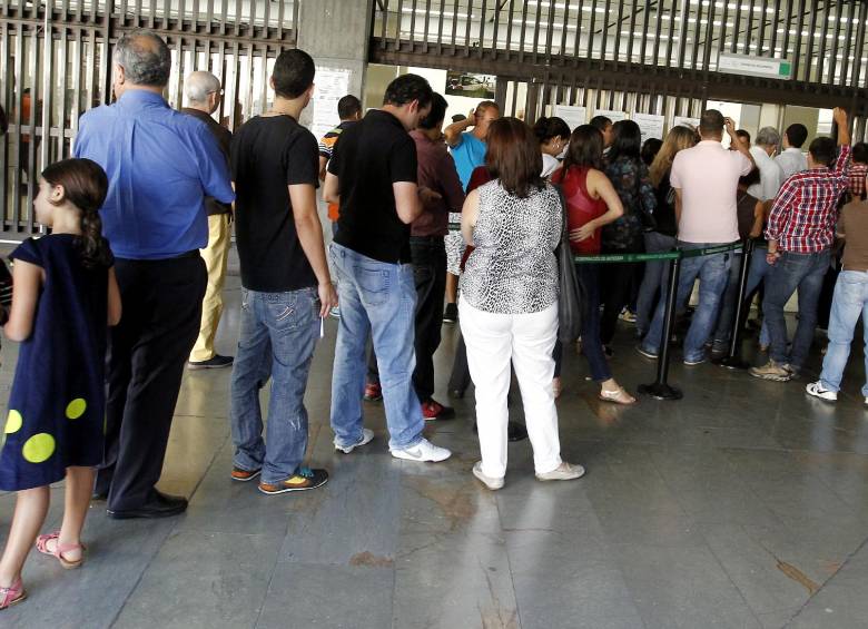 Este domingo la Oficina de Pasaportes de Antioquia tendrá una jornada especial de trabajo para atender a los menores de edad. FOTO Jaime Pérez