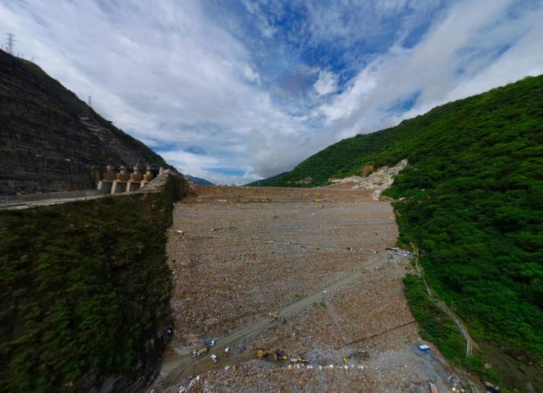 La presa de Hidroituango alcanzó la cota 410 este miércoles. FOTO Juan David Úsuga