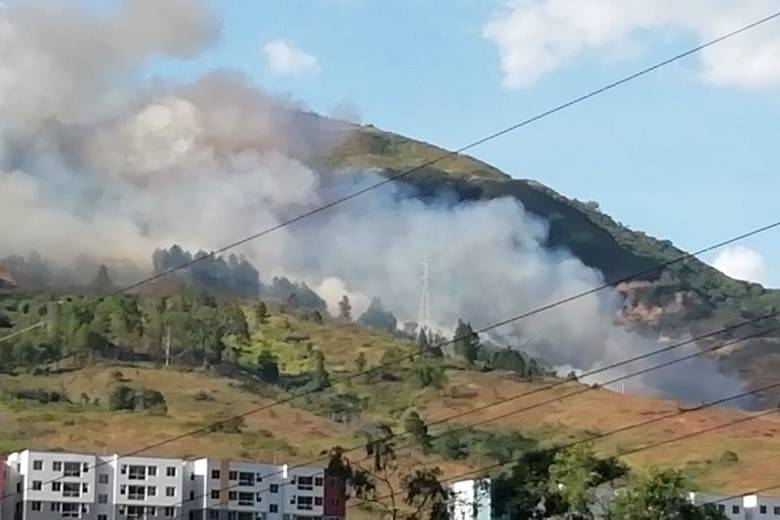 Cerro Quitasol sufre nuevo incendio. FOTO CORTESÍA GUARDIANES DE ANTIOQUIA