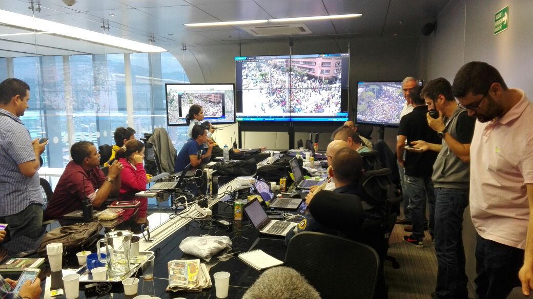 11:05 a.m. La seguridad y el orden público eran observados desde la sede del 123. FOTO CAMILO TRUJILLO