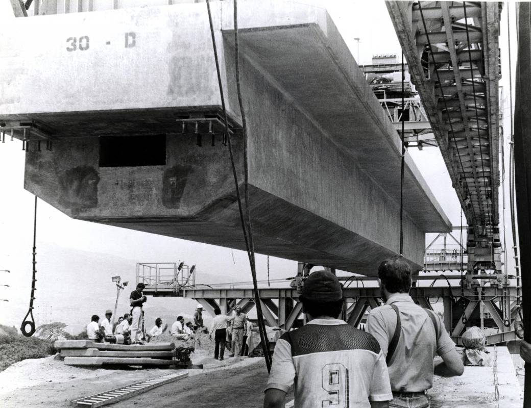El primer paso fue la creación de la Empresa de Transporte Masivo del Valle de Aburrá Limitada en 1979. Su objetivo inicial fue depurar los estudios y determinar cuál era la solución de movilidad que necesitaba la región. FOTO: CIP - EL COLOMBIANO