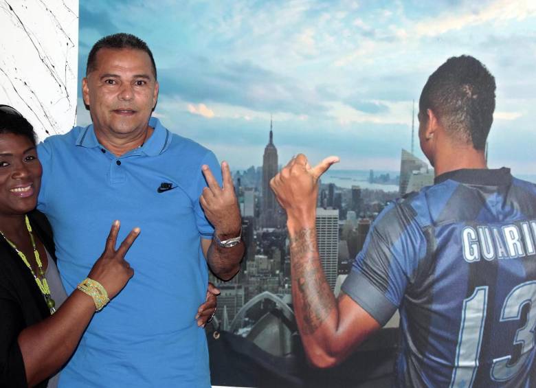Silvia Vásquez y Fredy Wálter aseguran que su hijo, el boyacense Fredy Guarín, ha sido exitoso como delantero, volante mixto y recuperador. FOTOS ARCHIVO Y MANUEL SALDARRIAGA