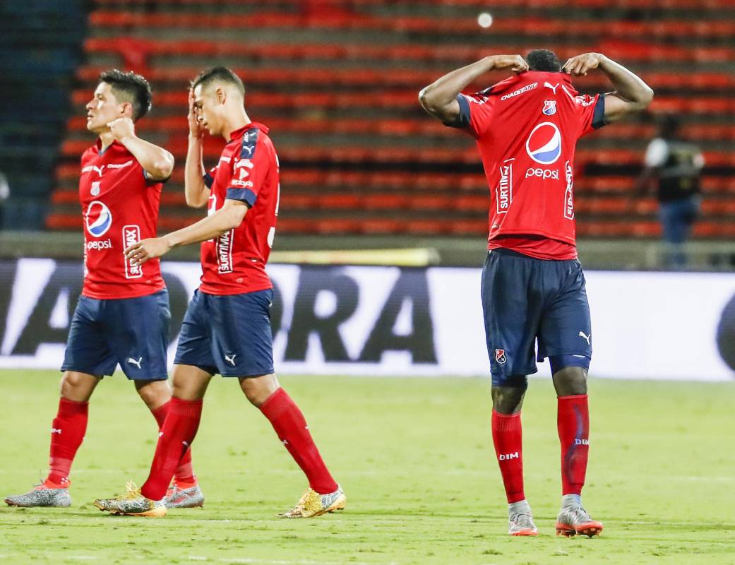 Jugadores salieron tristes al no poder cumplir con la clasificación a la final. Foto: Robinson Sáenz Vargas