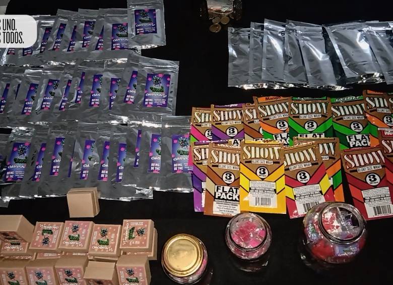 Los detenidos empleaban empaques y cajas con diseños internacionales, para hacer más atractiva su venta. FOTO: CORTESÍA DE LA POLICÍA.