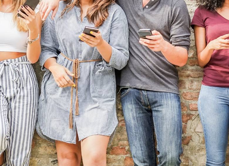 El cambio de los millenials se marca al ritmo de los celulares. FOTO: Shutterstock